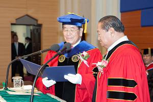  주일 2부예배 (박아브라함 원로목사 명예철학 박사학위 수여식)