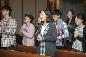  금요찬양집회 'The Call'