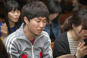  금요찬양집회 'The Call'