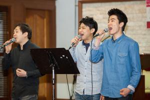  금요찬양집회 'The Call'