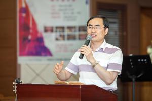  금요찬양집회 'The Call'