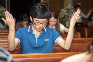  금요찬양집회 'The Call'