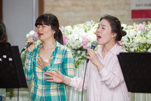  금요찬양집회 'The Call'