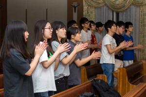  금요찬양집회 'The Call'