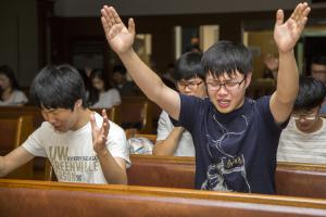  금요찬양집회 'The Call'