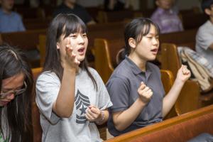  금요찬양집회 'The Call'