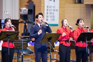  고난주간 특별집회 '2권 만화 출판 감사예배'