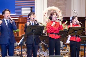  고난주간 특별집회 '2권 만화 출판 감사예배'