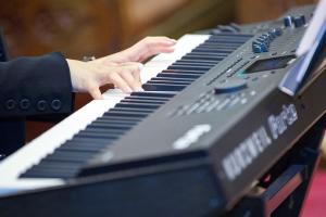  고난주간 특별집회 '2권 만화 출판 감사예배'