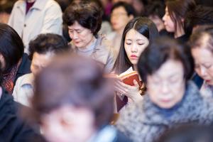  고난주간 특별집회 '2권 만화 출판 감사예배'