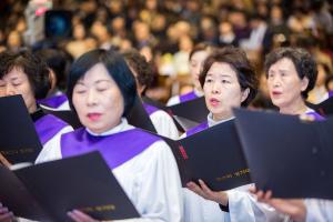  고난주간 특별집회 '2권 만화 출판 감사예배'