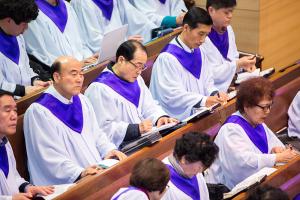  고난주간 특별집회 '2권 만화 출판 감사예배'