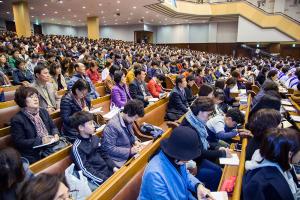  고난주간 특별집회 '2권 만화 출판 감사예배'